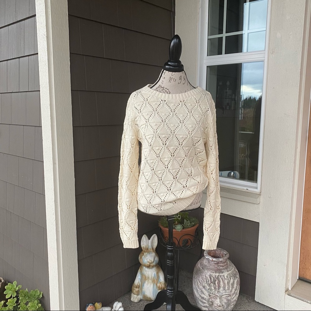 NWOT Tommy Hilfiger Cream Knit Sweater